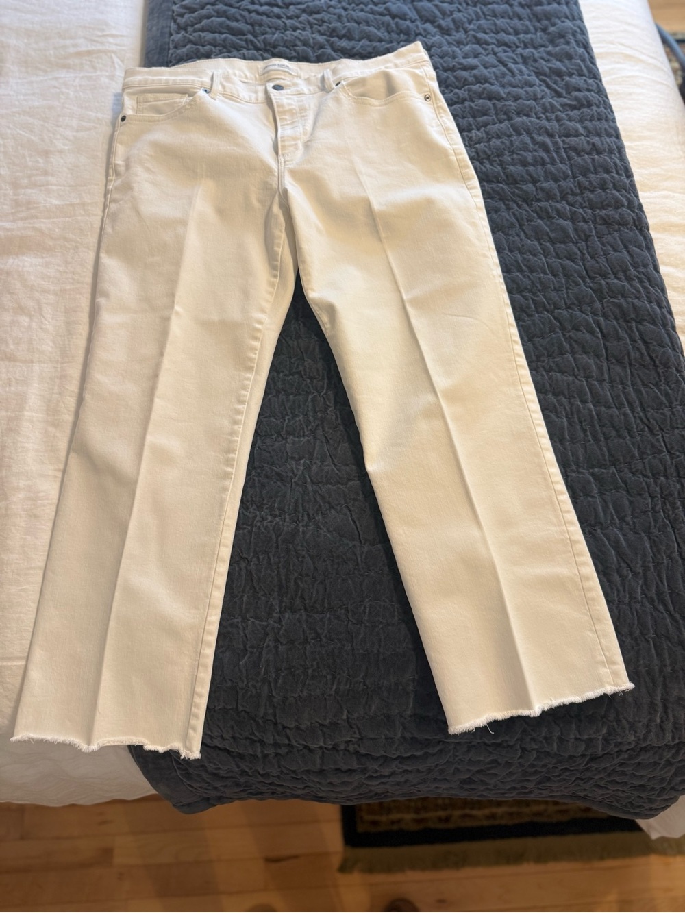 Banana Republic White Cropped Ankle Jeans